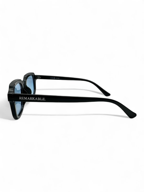 The Brand Remarkable - Zonnebril Unisex - Zonnebril Dames - Zonnebril Heren - Ronde Zonnebril - Blauw / Zwart - UV400 - Trendy & Comfortabele Zonnebril - Designer Zonnebril - Mode Zonnebril 2025 - Inclusief Beschermhoes - Gradient Look van The Brand Remarkable — afbeelding 3