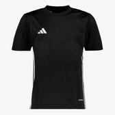 Zwart Adidas Tabela 23 voetbalshirt met witte logo's en strepen aan de zijkant.
