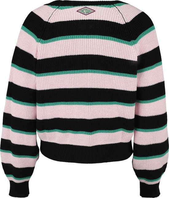 Gebreide trui met roze, zwarte en groene strepen en lange mouwen.