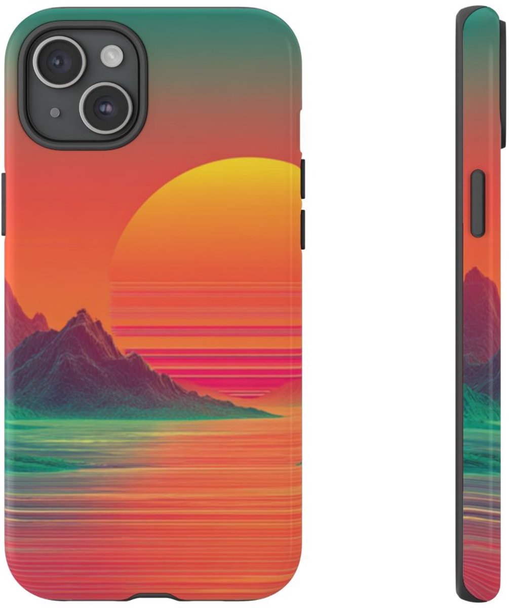 Neon Zonsondergang met Bergen en Zee – Telefoonhoesje Geschikt voor iPhone 15 Plus