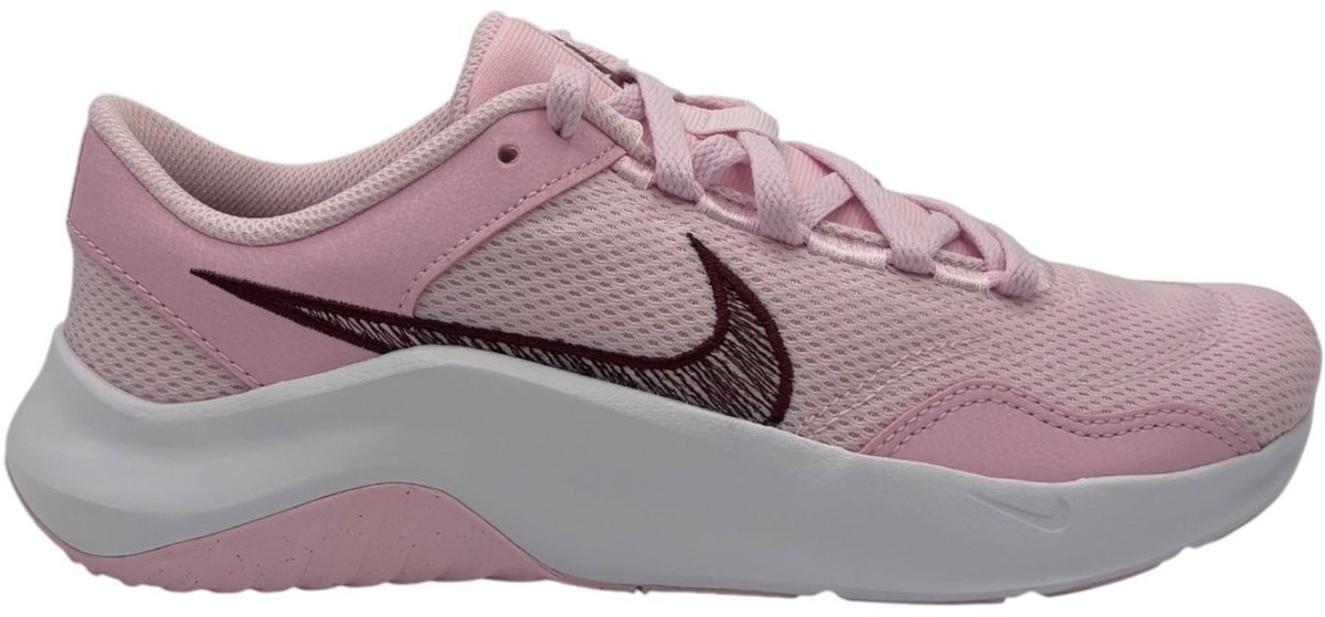 W Nike Legend Essential 3 NN Sneakers Unisex Rood