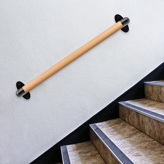 Stijlvolle houten trapleuning met spijlen voor een tijdloze uitstraling