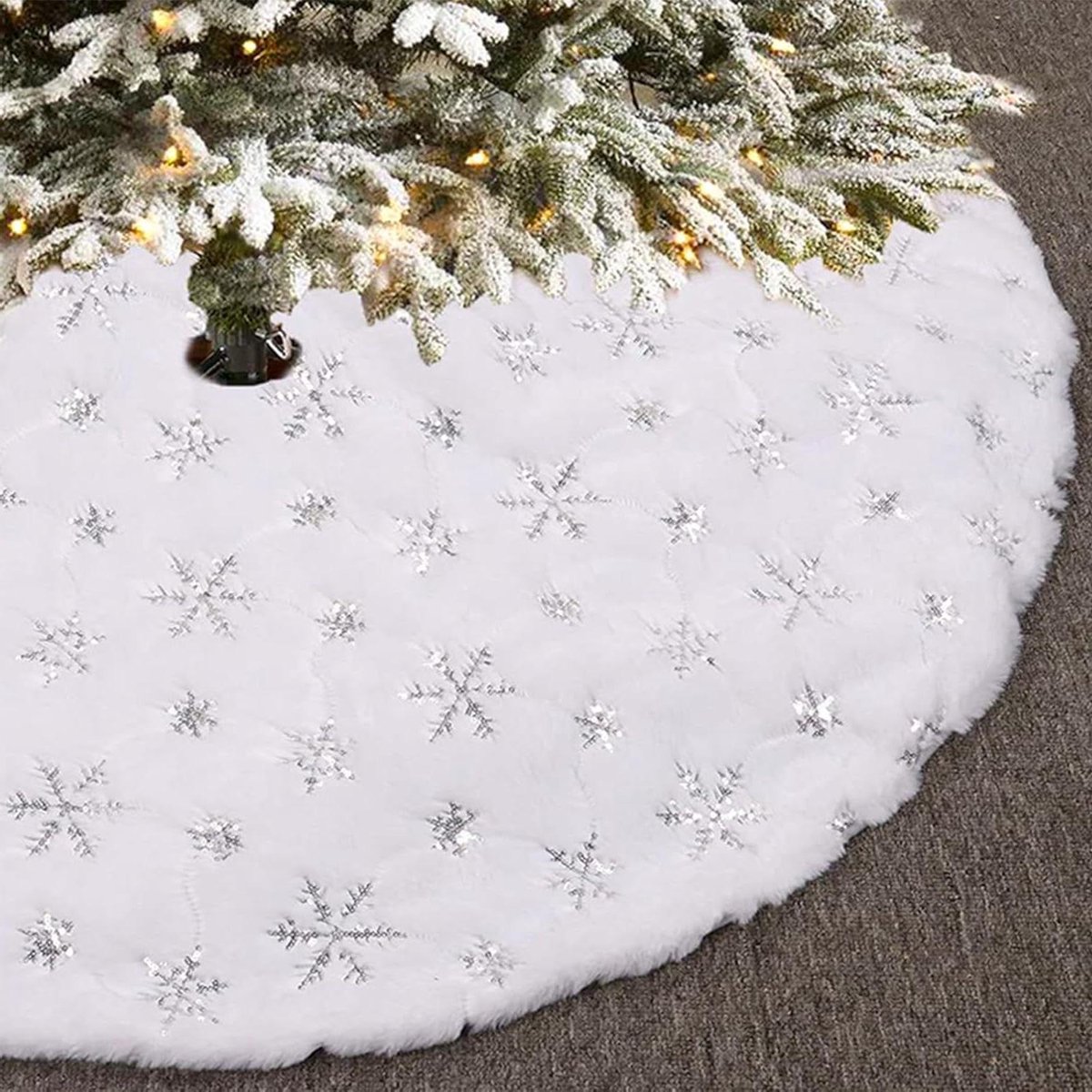 Zeynomax - Kerstboom Rok Wit Kerstdecoraties 122 cm - Zilveren Sneeuwvlok Imitatiebont - Feest Vakantie Xmax Boom Rokken - Thuis Binnen Buiten Decoraties - Luxe - Mat - Kerstfeest - Winterse Sfeer