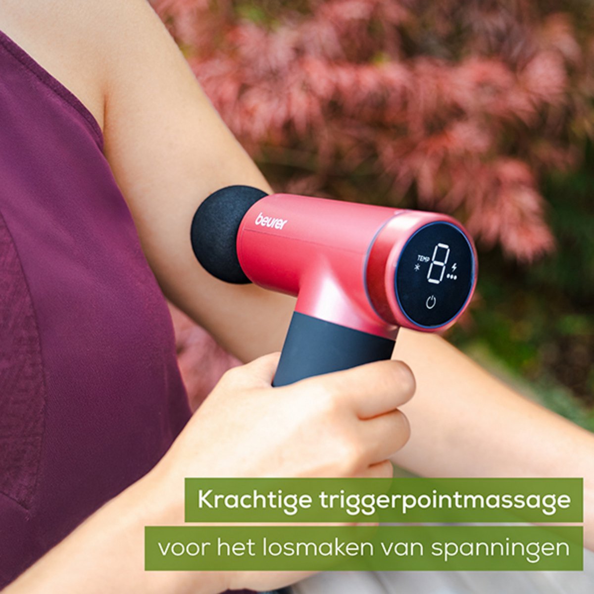 Afbeelding 2 van Beurer MG 195 HOT & COLD Limited Edition 25 Massage Gun - Verwarmt & koelt spieren - Incl. 7 opzetstukken - 9 Intensiteitsniveaus - Krachtige accu - Draadloos gebruik - 3 Jaar garantie - Bordeaux/zwart