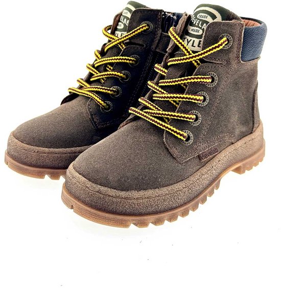 Paar bruine Develab halfhoge schoenen met gele veters en rits.