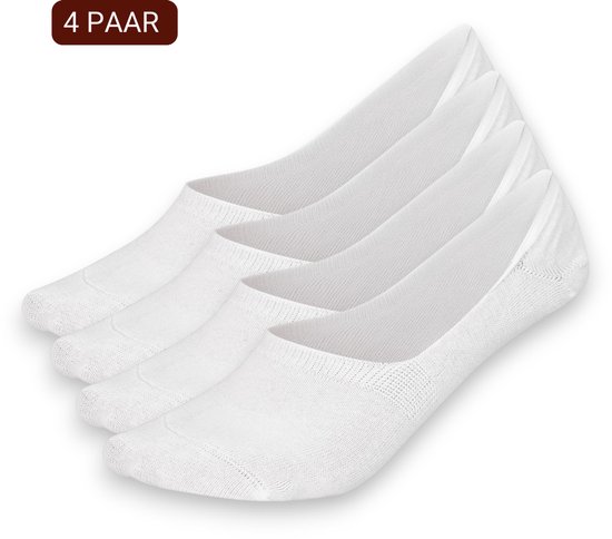 Vier witte no-show sokken op een stapel, gelabeld als 4 paar.