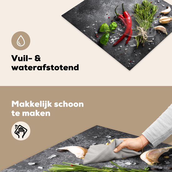 Vuil- en waterafstotende inductiebeschermer met betonprint. Makkelijk schoon te maken met een doekje.