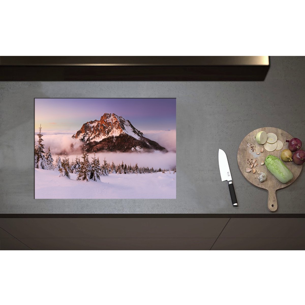 Inductieplaat Beschermer - Bergtop boven Wolkendek Uitstekend - 70x50 cm - 2 mm Dik - Inductie Beschermer - Bescherming Inductiekookplaat - Kookplaat Beschermer van Zwart Vinyl