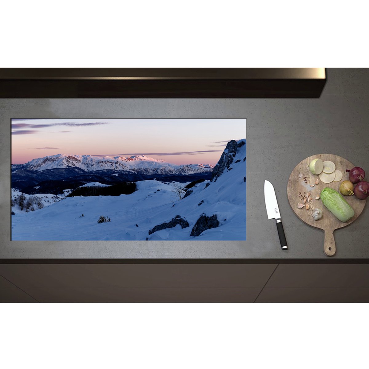 Inductieplaat Beschermer - Bergen bedekt door Laag Sneeuw - 95x50 cm - 2 mm Dik - Inductie Beschermer - Bescherming Inductiekookplaat - Kookplaat Beschermer van Zwart Vinyl