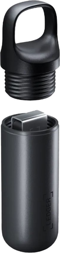 Zwarte Ledger Pod met schroefdop, opening en USB-C connector erin.