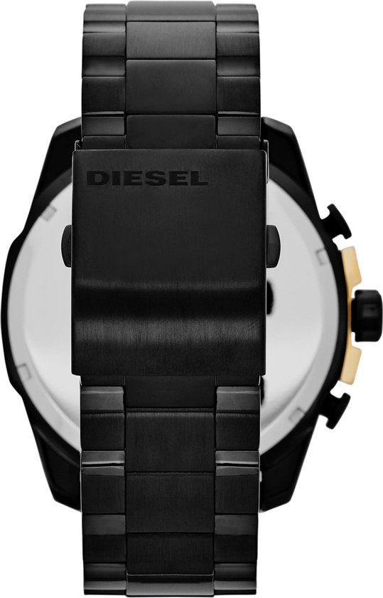 Sluiting van de zwarte metalen band van een Diesel herenhorloge.
