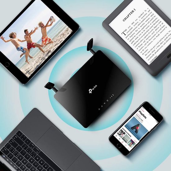Zwarte TP-Link TL-MR6400 router omringd door een tablet, e-reader, laptop en smartphone.