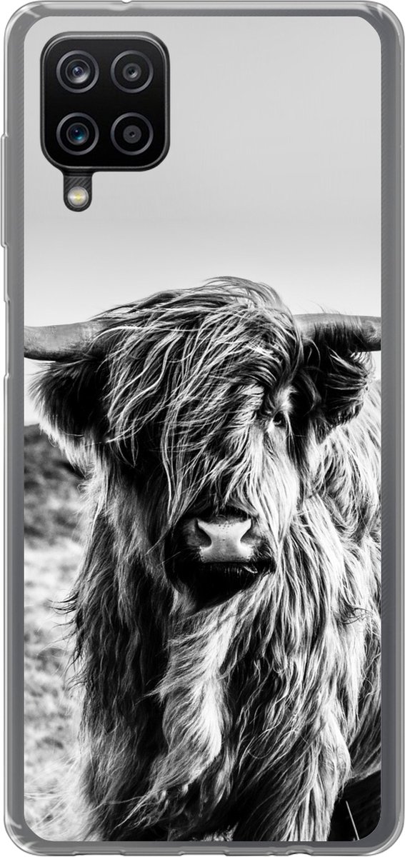 Telefoonhoesje Geschikt voor Samsung Galaxy A12 hoesje - Koe - Schotse hooglander - Zwart - Wit - Dier - Natuur - Wild - Siliconen Telefoonhoesje Telefoonhoesje