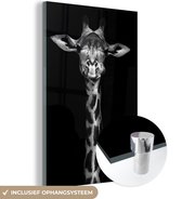 Glasschilderij - Foto op glas - Wilde dieren - Giraffe - Zwart - Wit - 80x120 cm - Acrylglas - Wanddecoratie glas - Glasschilderij giraffe - Woondecoratie - Glasschilderij dieren