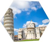 WallClassics - PVC Schuimplaat Hexagon - Toeristische Toren van Pisa in Italië - 70x60.9 cm Foto op Hexagon (Met Ophangsysteem)