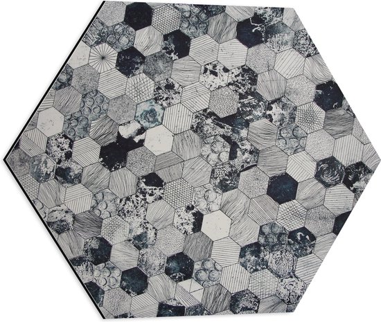Dibond Hexagon - Zwart-wit Tegelpatroon met Patronen - 50x43.5 cm Foto op Hexagon (Met Ophangsysteem)