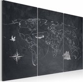 Schilderij - Wereldkaart - Reis rond de Wereld, Krijtbord Look, Zwart-Wit, 3luik ,premium print op canvas
