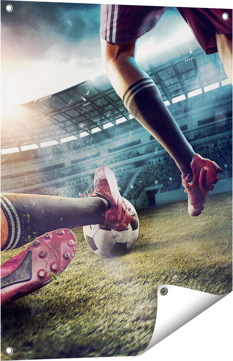 Gards Tuinposter Voetbal Sliding in het Stadion - 60x80 cm - Tuindoek - Tuindecoratie - Wanddecoratie buiten - Tuinschilderij Multikleur
