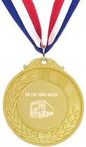 Akyol - on the road again medaille goudkleuring - Vrachtwagen chauffeur - cadeau vrachtwagenchauffeur - leuk cadeau voor de cadeau vrachtwagenchauffeur om te geven - verjaardag cadeau vrachtwagenchauffeur