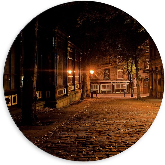 Dibond Muurcirkel - Straat in de Nacht - 60x60 cm Foto op Aluminium Muurcirkel (met ophangsysteem)