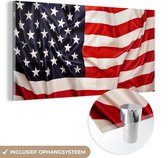 MuchoWow® Glasschilderij 160x80 cm - Schilderij acrylglas - Close-up van de Amerikaanse vlag - Foto op glas - Schilderijen
