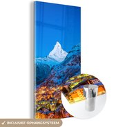 MuchoWow® Glasschilderij 20x40 cm - Schilderij acrylglas - Alpen - Dorp - Sneeuw - Foto op glas - Schilderijen