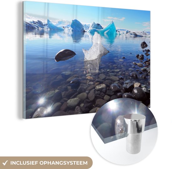 MuchoWow® Glasschilderij 180x120 cm - Schilderij acrylglas - IJsbergen in het Nationaal park Vatnajökull in IJsland - Foto op glas - Schilderijen