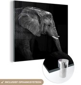 Glasschilderij - Foto op glas - Acrylglas - Olifant - Dieren - Wild - Zwart wit - Schilderij glas - 90x90 cm - Glasschilderij olifant - Wanddecoratie glas - Woondecoratie