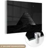 MuchoWow® Glasschilderij 90x60 cm - Schilderij acrylglas - Pyramide in Egypte - Foto op glas - Schilderijen