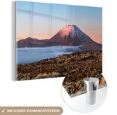 MuchoWow® Glasschilderij 60x40 cm - Schilderij acrylglas - Ngauruhoe vulkaan in het Nationaal park Tongariro in Oceanië - Foto op glas - Schilderijen