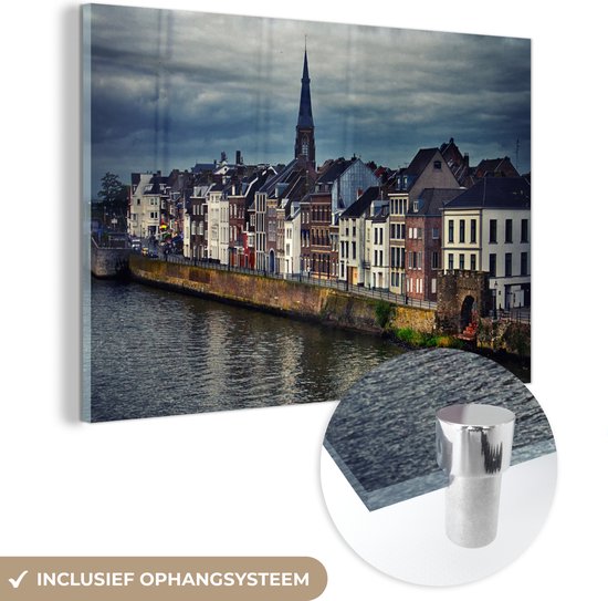 MuchoWow® Glasschilderij 90x60 cm - Schilderij acrylglas - Skyline - Huis - Maastricht - Foto op glas - Schilderijen