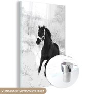 MuchoWow® Glasschilderij 100x150 cm - Schilderij acrylglas - Paard - Sneeuw - Bos - Foto op glas - Schilderijen