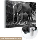 Peinture sur verre - Bébé éléphant marchant avec sa mère - noir et blanc - 30x20 cm - Peintures sur Verre Peintures - Photo sur Glas