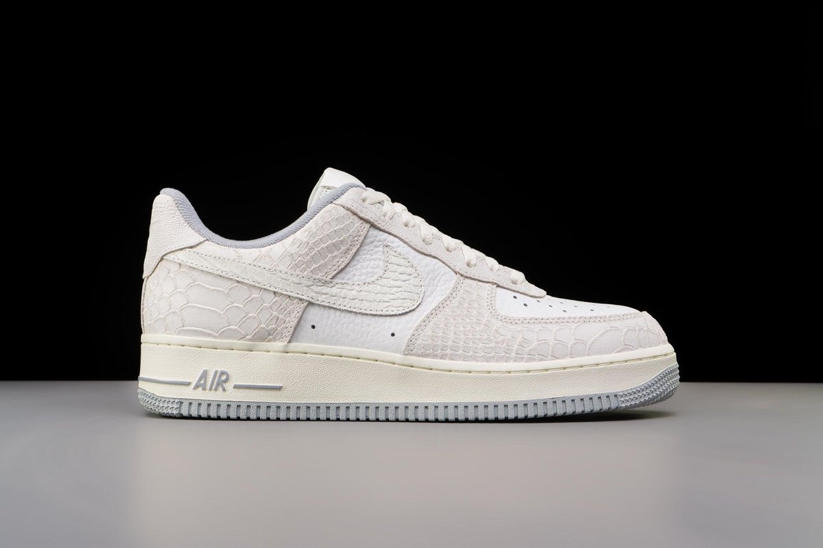 Nike Nike Air Force 1 Low ’07 Python Sneakers Unisex 100 Grijs
