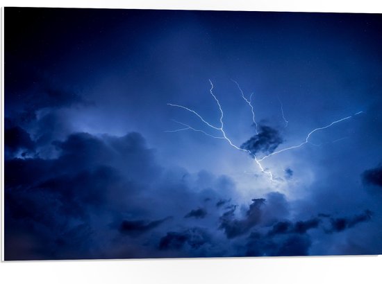 PVC Schuimplaat - Kleine Bliksemschichten bij Donkere Wolken in de Lucht - 75x50 cm Foto op PVC Schuimplaat (Met Ophangsysteem)
