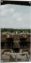 Tuinposter – Uitzicht vanuit Tempel over Tuin - 50x100 cm Foto op Tuinposter (wanddecoratie voor buiten en binnen)