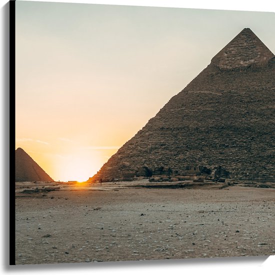 Canvas - Woestijn met Piramides - Egypte - 100x100 cm Foto op Canvas Schilderij (Wanddecoratie op Canvas)