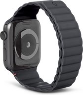 DECODED Siliconen Apple Watch Bandje - Geschikt voor Series 1-8 / SE / Ultra - 42/44/45/49 mm - Sterke Magneetsluiting - Charcoal