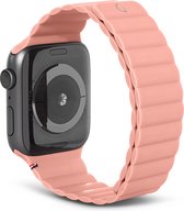 DECODED Bracelet Apple Watch en Siliconen - Convient aux Séries 1-8 / SE / Ultra - 42/ 44/45/49 mm - Fermeture Magnétique Extra Forte - Pearl Peach