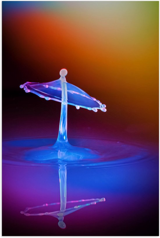Poster Glanzend – Druppel die in het Blauwe met Paarse Water Valt en Terug Omhoog Splasht - 40x60 cm Foto op Posterpapier met Glanzende Afwerking