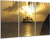 GroepArt - Schilderij -  Zeilboot - Geel, Grijs, Zwart - 120x80cm 3Luik - 6000+ Schilderijen 0p Canvas Art Collectie