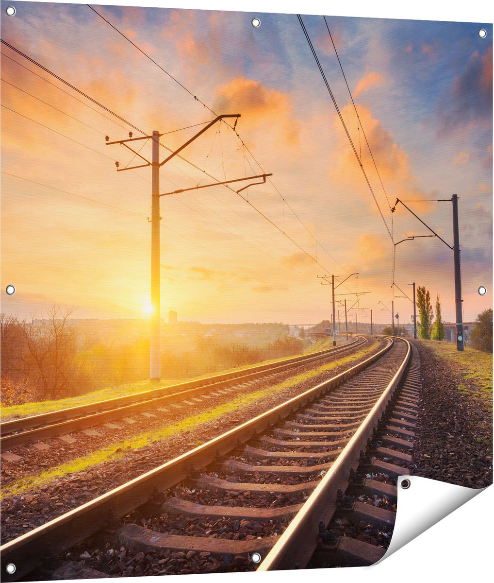 Gards Tuinposter Rails Spoorweg bij Zonsondergang - 100x100 cm - Tuindoek - Tuindecoratie - Wanddecoratie buiten - Tuinschilderij Multikleur