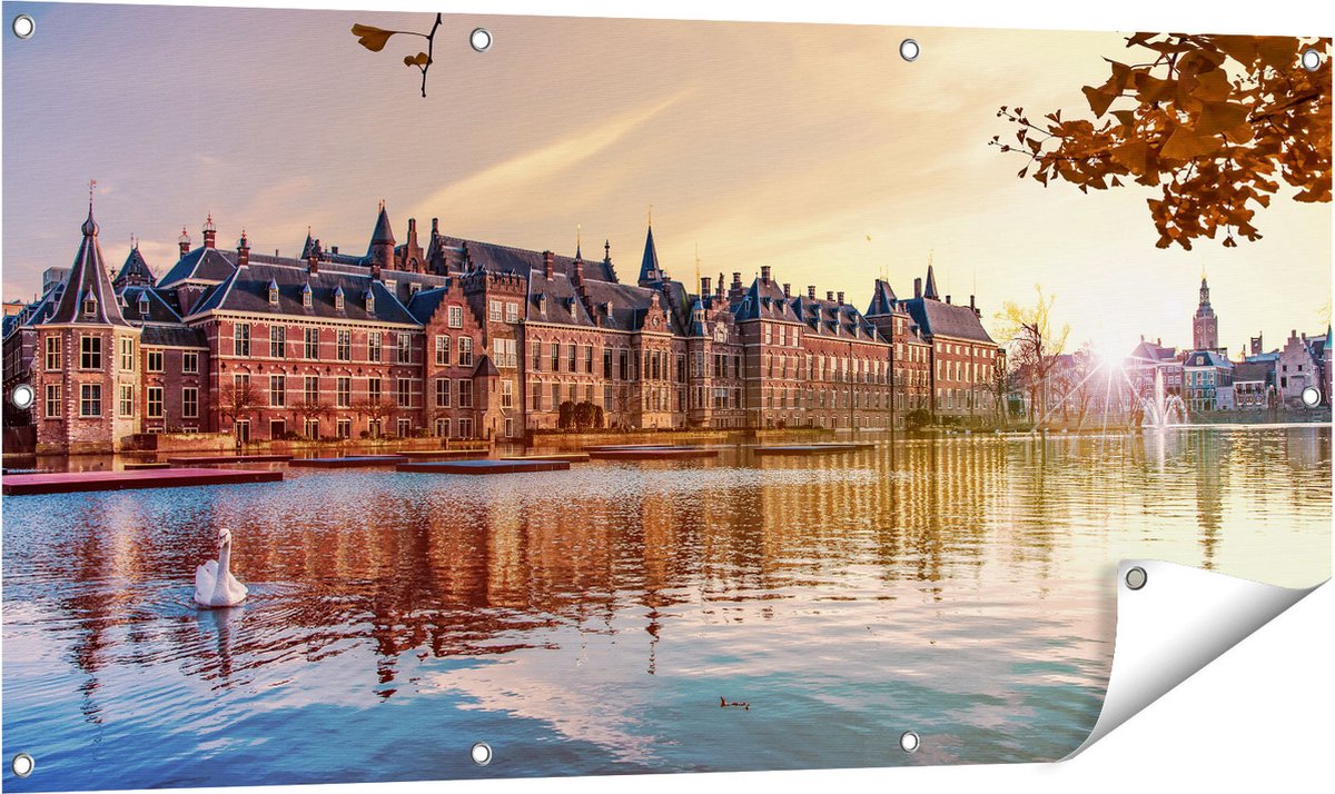 Gards Tuinposter Binnenhof Gebouw in Den Haag - 120x60 cm - Tuindoek - Tuindecoratie - Wanddecoratie buiten - Tuinschilderij Multikleur