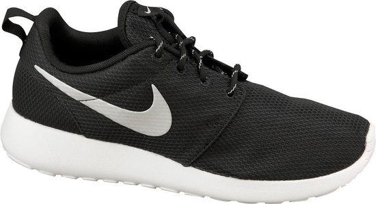 Nike Roshe Run Black Sneakers - Maat 37.5 - Unisex - Metalic Grey | bol