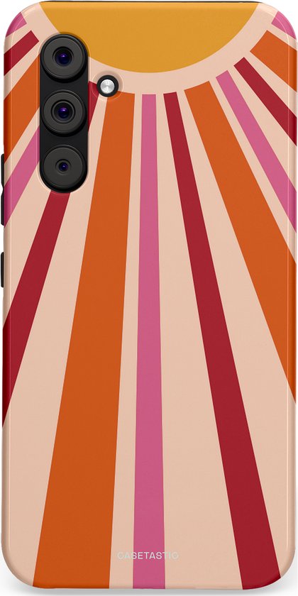 Hoesje met retro zonnestraalpatroon in oranje, roze en rood tinten op een beige achtergrond.