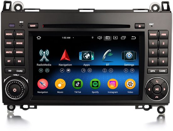 Zwarte autoradio met touchscreen waarop diverse app-iconen staan, waaronder RadioMedia, Navigation, Apps, BT, Settings, Music en Spotify.