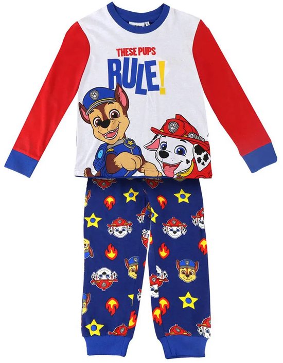 Blauwe pyjamaset met lange mouwen in wit en rood, met op de voorkant 'THESE PUPS RULE!' en Chase & Marshall.