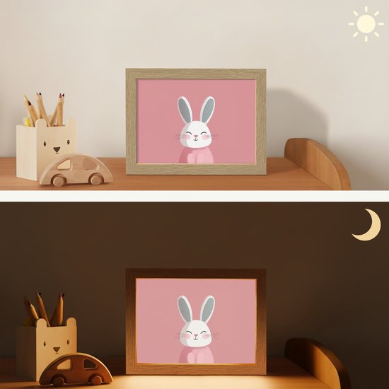 Nachtlampje 20x15 cm - Kinder lampje - Illustratie - Konijn - Roze - Minimalistisch - Tafellamp kinderkamer - Slaapkamer lamp - Bedlamp kinderen - Kinderlampje stopcontact - Wandlamp babykamer - Nachtlampjes van OnlyWow — afbeelding 4