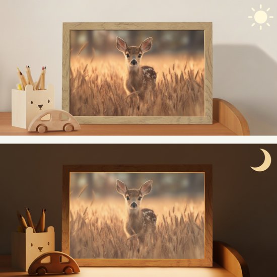 Nachtlampje 30x20 cm - Kinder lamp - Hert - Graanveld - Bruin - Tafellamp kinderkamer - Slaapkamer lamp - Bedlamp kinderen - Kinderlampje stopcontact - Wandlamp babykamer - Nachtlampjes van Theedoekentuig — afbeelding 4