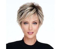 Korte damespruik met goudkleurige kleurovergang, pixie-kapsel, pony, goudkleurig, modieus, pluizig, gelaagd, natuurlijk, pluizig, steil.